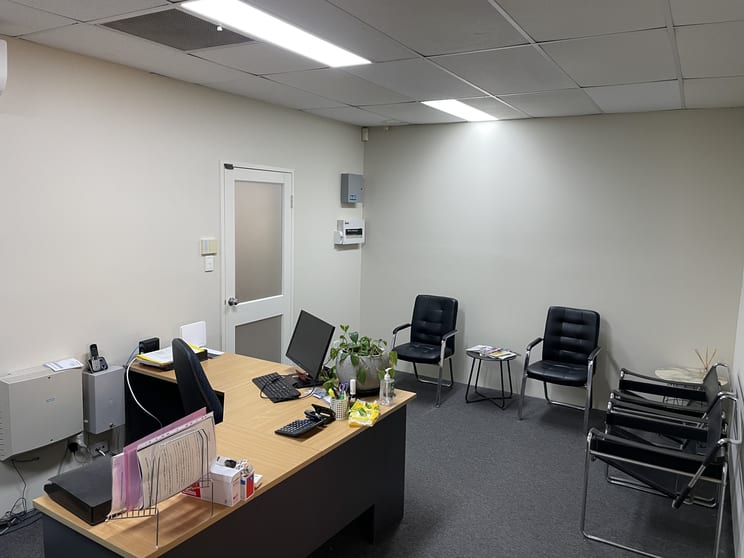Click to view all images 15/18 Brookfield Road Kenmore QLD 4069 - Image 3