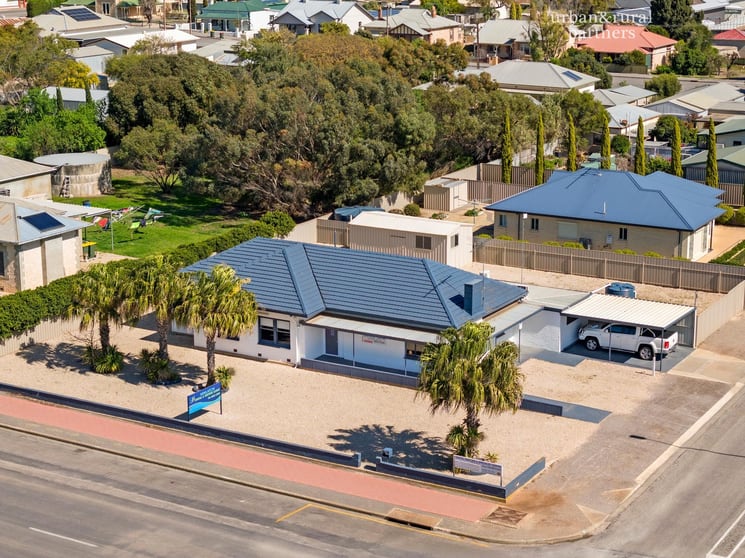 Click to view all images Main Street Minlaton SA 5575 - Image 3