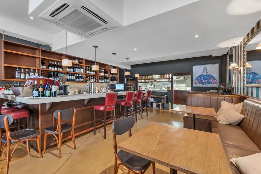 Click to view all images Shop 2/235 Gympie Terrace Noosaville QLD 4566 - Image 2