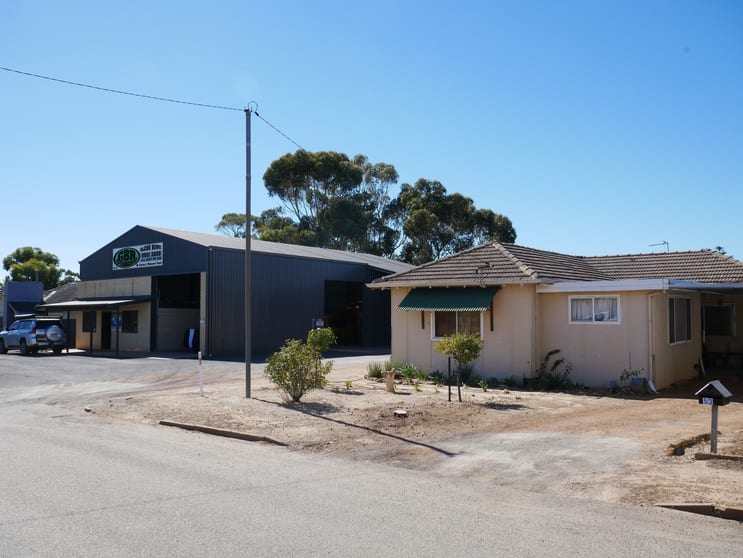 Click to view all images 53 Earl Street Narrogin WA 6312 - Image 1