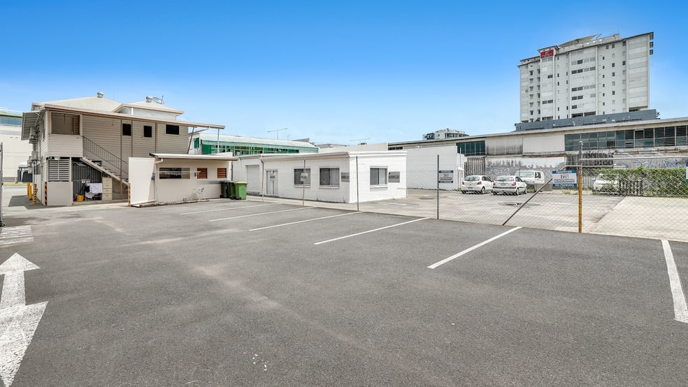 Click to view all images 1/42 McLeod Street Cairns City QLD 4870 - Image 3