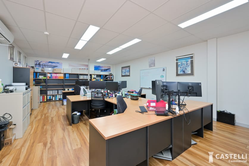 Click to view all images 4/15 Alex Wood Drive Forrestdale WA 6112 - Image 3