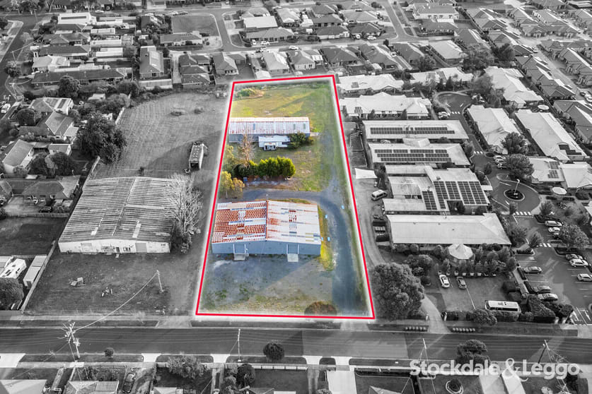 Click to view all images 4 Mena Street Moe VIC 3825 - Image 1