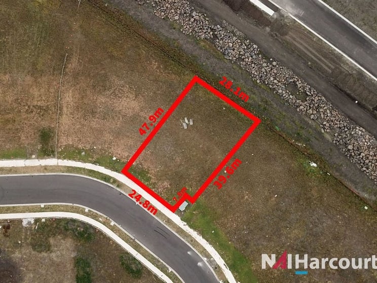 Click to view all images 70 Yale Drive Epping VIC 3076 - Image 1