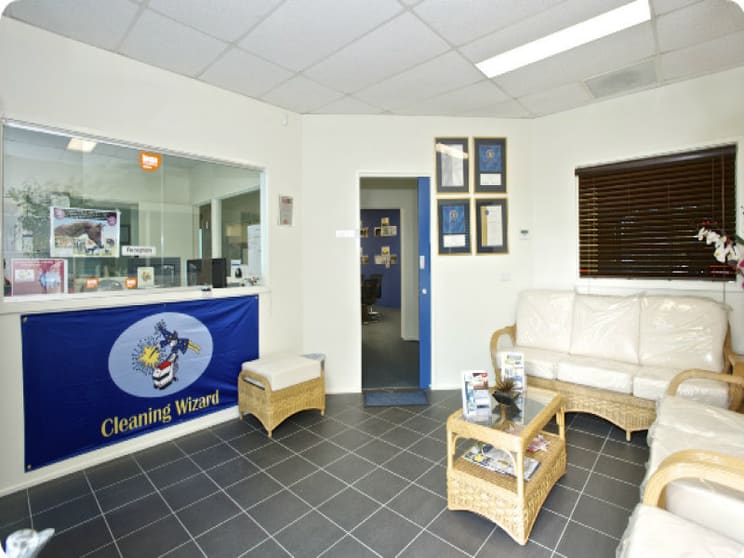 Click to view all images 9 Frankston Gardens Drive Carrum Downs VIC 3201 - Image 2