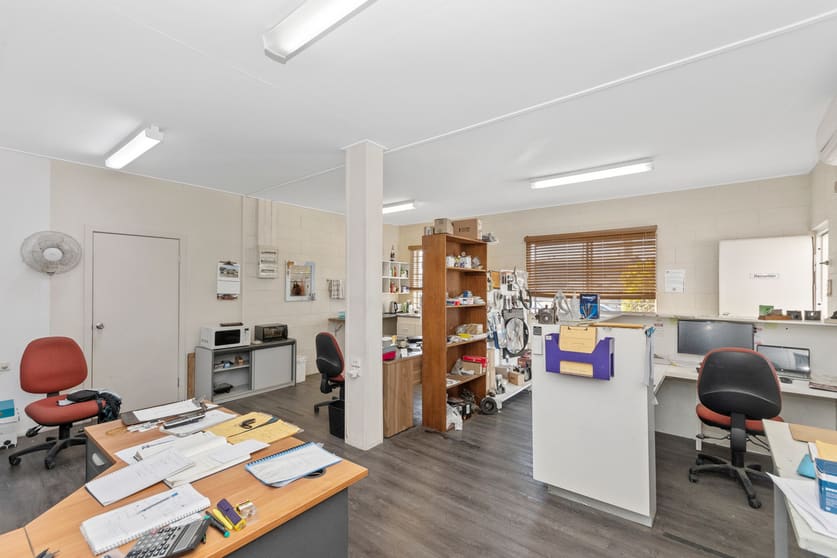Click to view all images 14 Schmid Street Garbutt QLD 4814 - Image 2