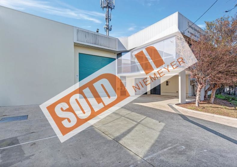 Click to view all images Freestanding/6 Spireton Place Pendle Hill NSW 2145 - Image 1