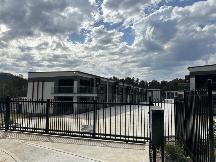 Click to view all images Unit 12/9 Blackett Street West Gosford NSW 2250 - Image 2