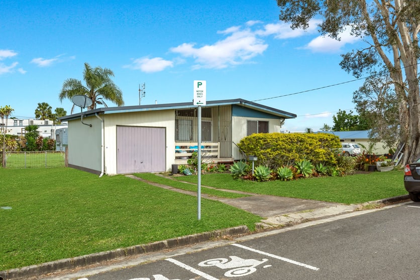 Click to view all images 31 Hinkler Parade Maroochydore QLD 4558 - Image 3
