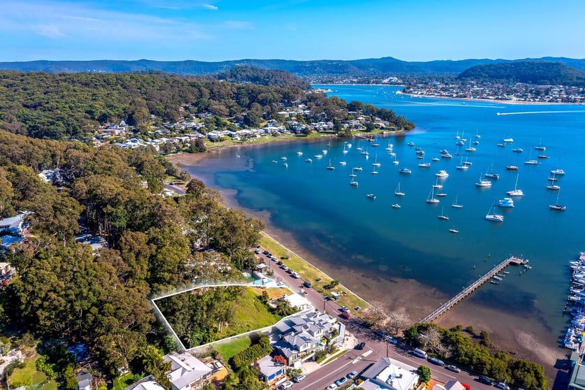 Click to view all images 58 Araluen Drive Hardys Bay NSW 2257 - Image 2