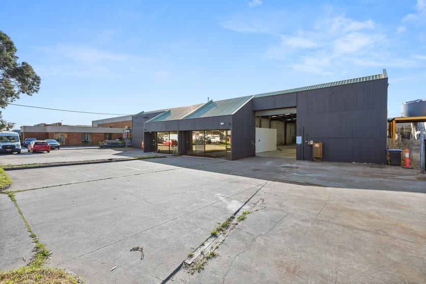 Click to view all images 22 Hinkler Road Mordialloc VIC 3195 - Image 3