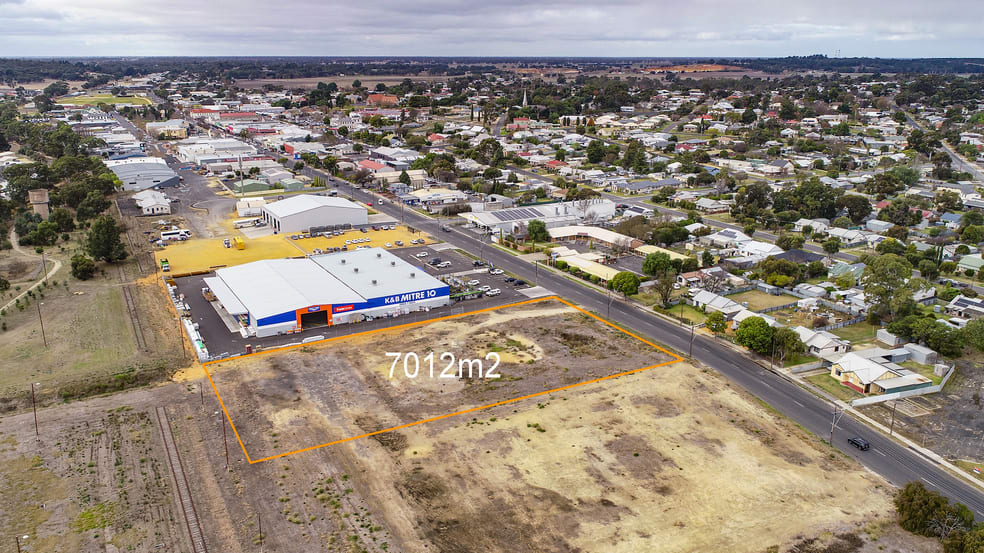 Click to view all images 35 Smith Street Naracoorte SA 5271 - Image 3