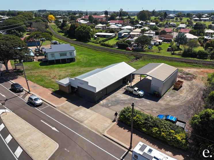 Click to view all images 83-85 Churchill Street Childers QLD 4660 - Image 1