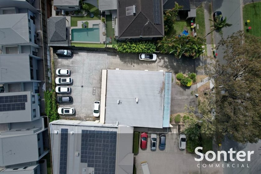 Click to view all images 65 Crescent Ave Hope Island QLD 4212 - Image 3