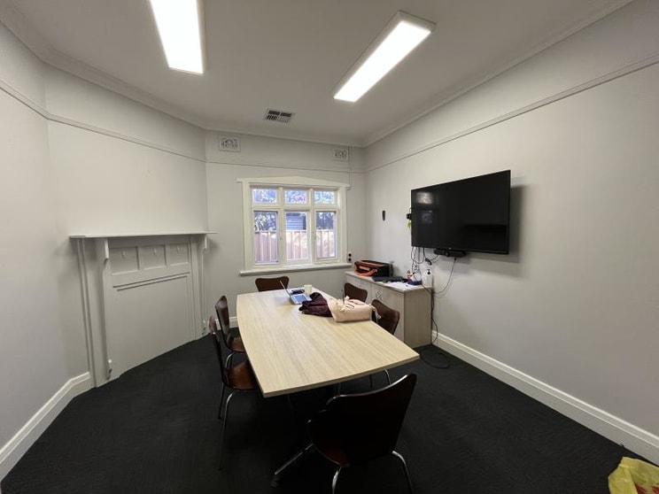 Click to view all images 124 Peter Street/124 Peter Street Wagga Wagga NSW 2650 - Image 3
