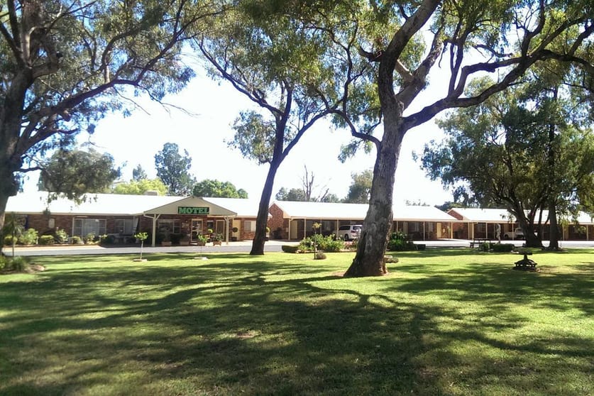 Click to view all images Gilgandra NSW 2827 - Image 1