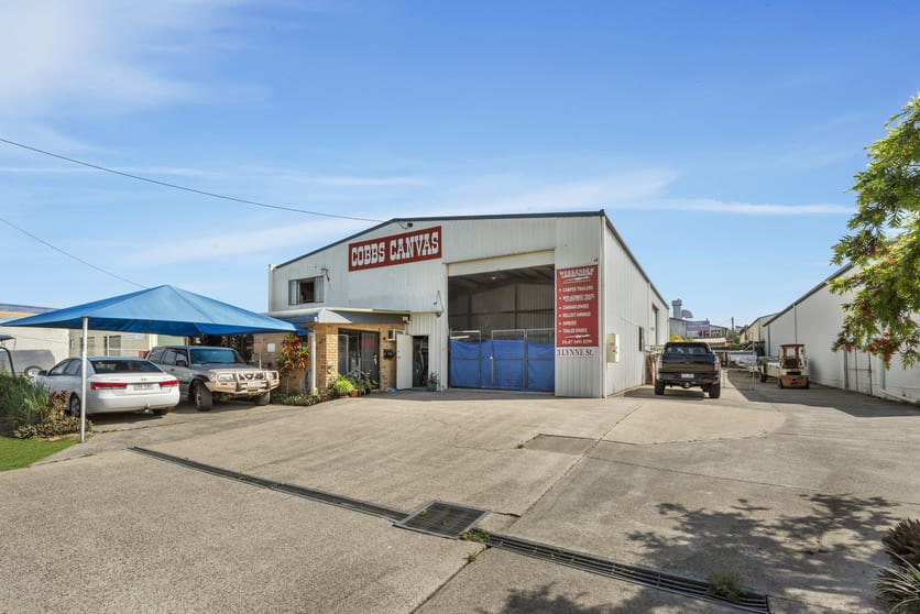 Click to view all images 3 Lynne Street Caloundra West QLD 4551 - Image 3