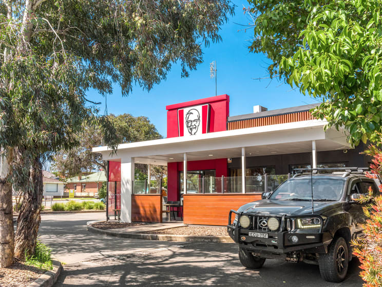 Click to view all images 24 Zouch Street Young NSW 2594 - Image 2