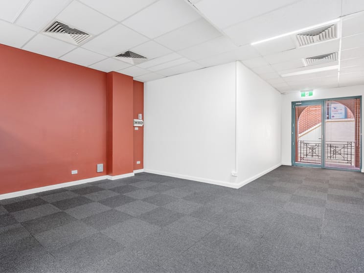 Click to view all images 2/15-17 Kildare Road Blacktown NSW 2148 - Image 3