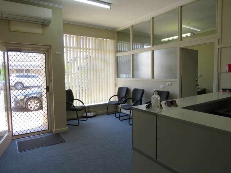 Click to view all images 70 Crocker Street Bordertown SA 5268 - Image 2