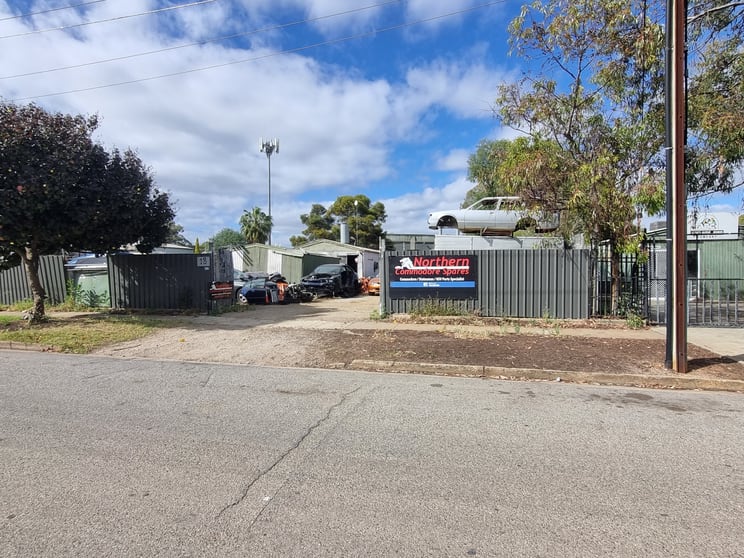 Click to view all images 18 Wiley Street Elizabeth South SA 5112 - Image 1