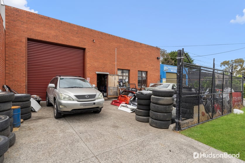 Click to view all images 3 Steven Court Ringwood VIC 3134 - Image 1