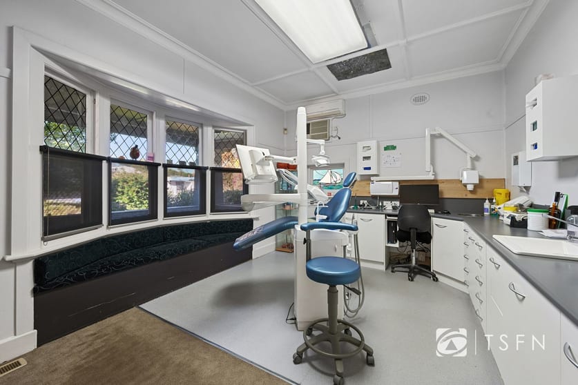 Click to view all images 147 Arnold Street Bendigo VIC 3550 - Image 3