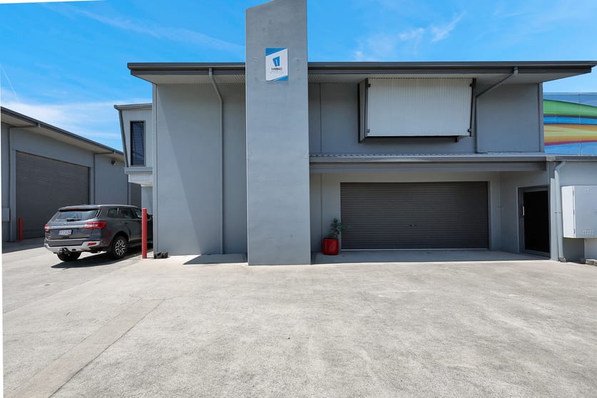 Click to view all images 1 & 2/12 Platinum Court Paget QLD 4740 - Image 3