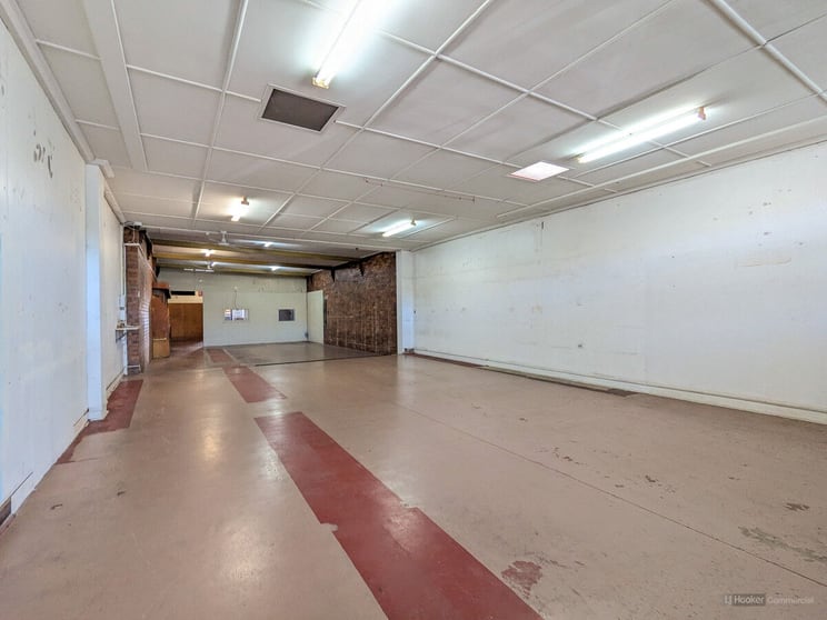 Click to view all images 579 Ruthven Street Toowoomba City QLD 4350 - Image 2