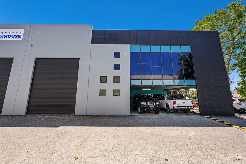 Click to view all images 1/6 Nuban Street Currumbin Waters QLD 4223 - Image 2