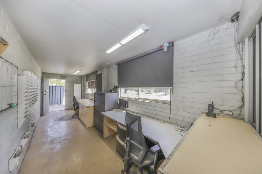 Click to view all images 54-58 Adelong Road Tumut NSW 2720 - Image 3