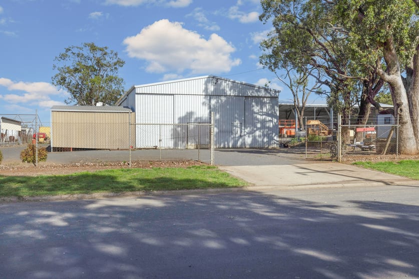 Click to view all images 21 Katrina Street Oakey QLD 4401 - Image 2