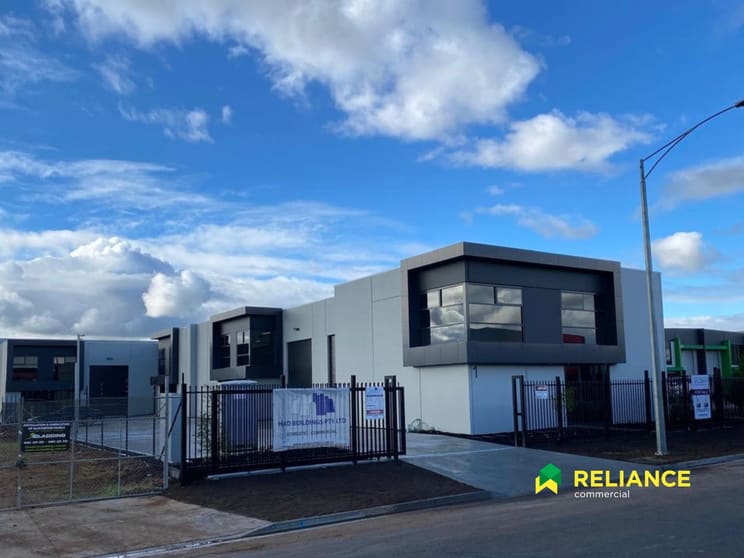 Click to view all images 1/11 Dazln Drive Melton VIC 3337 - Image 1