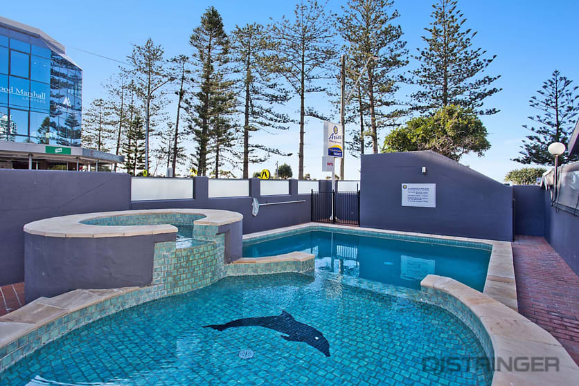 Click to view all images 4/82 Marine Parade Coolangatta QLD 4225 - Image 2