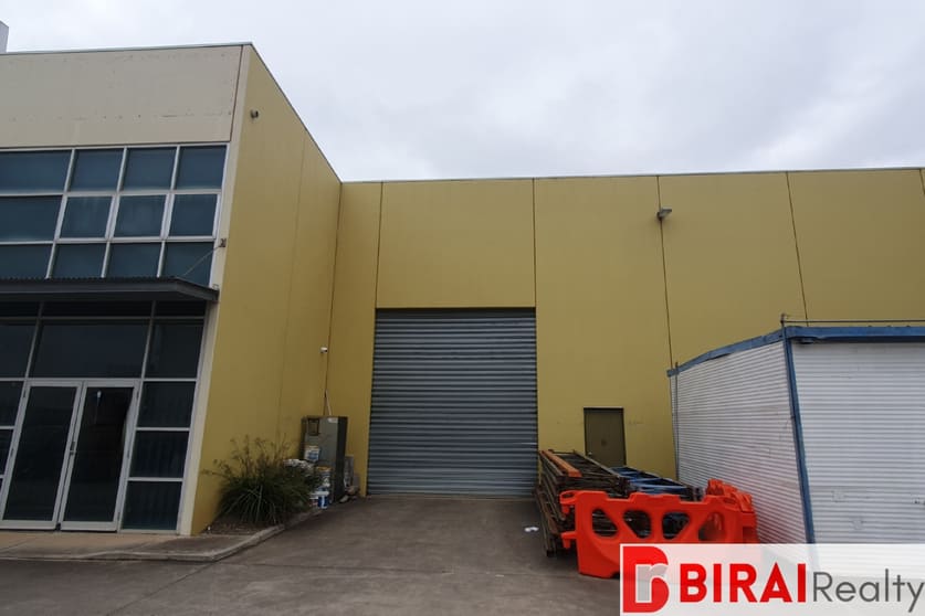 Click to view all images U3/28 West Court Derrimut VIC 3026 - Image 3
