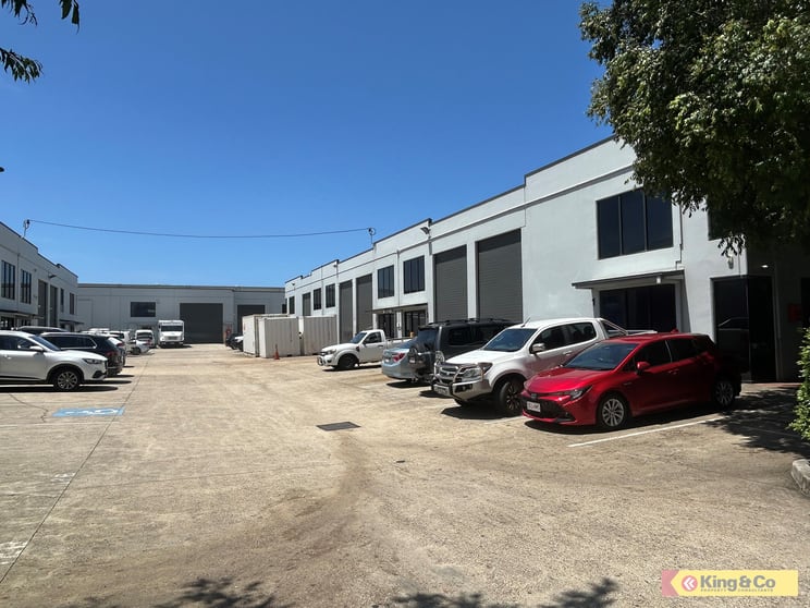 Click to view all images 3 & 4/212 Curtin Avenue West Eagle Farm QLD 4009 - Image 2