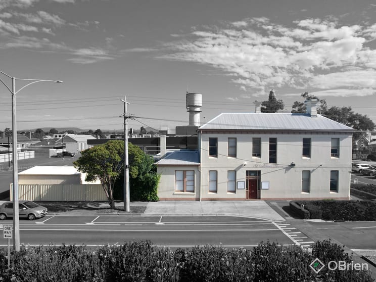Click to view all images 54 Pyke Street Bairnsdale VIC 3875 - Image 2