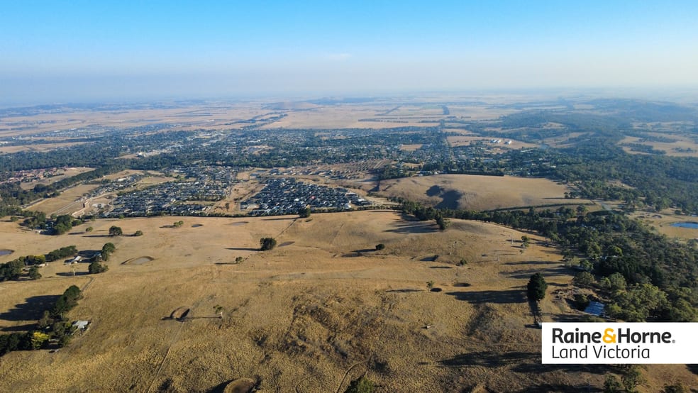 Click to view all images 1900 Old Sydney Road Wallan VIC 3756 - Image 1