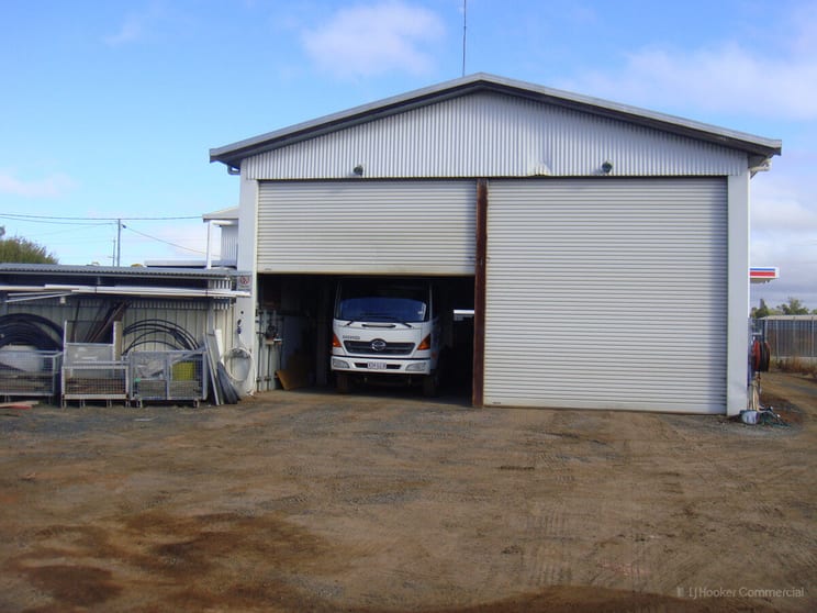 Click to view all images 69-71 Chrystal Road Roma QLD 4455 - Image 2