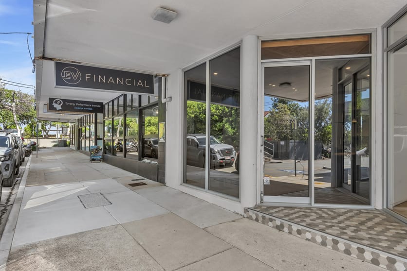 Click to view all images 2/8 Grebe Street Peregian Beach QLD 4573 - Image 2