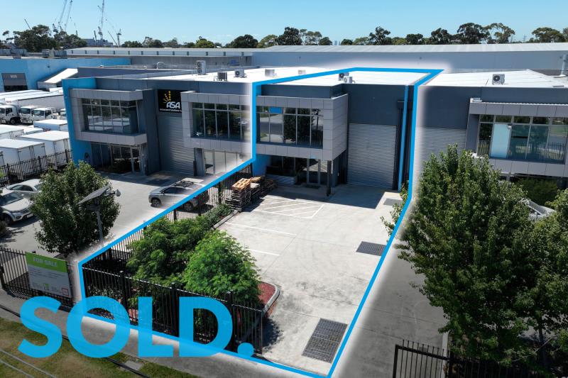 Click to view all images 2/32 Burgess Street Brooklyn VIC 3012 - Image 1