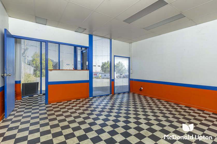 Click to view all images 2/42 Ovata Drive Tullamarine VIC 3043 - Image 3