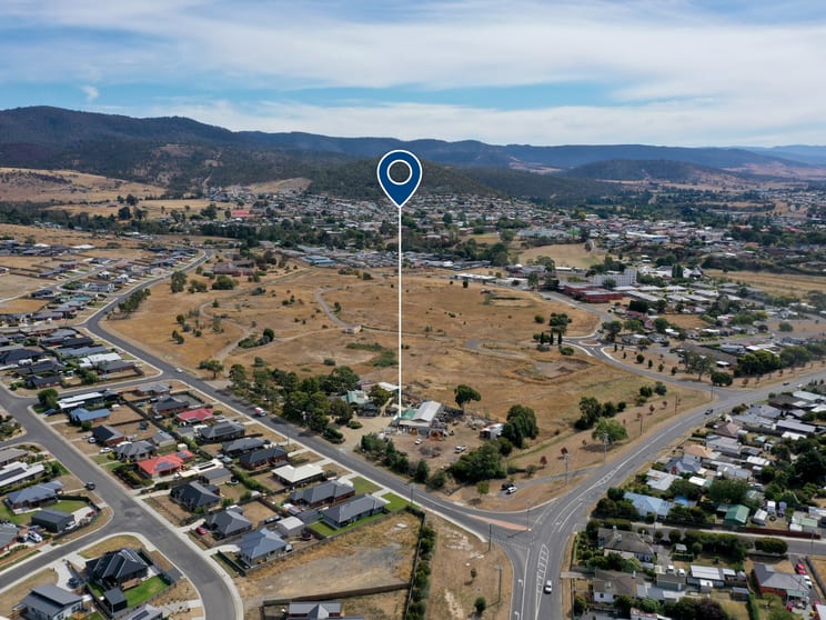 Click to view all images 120 Glebe Road New Norfolk TAS 7140 - Image 2