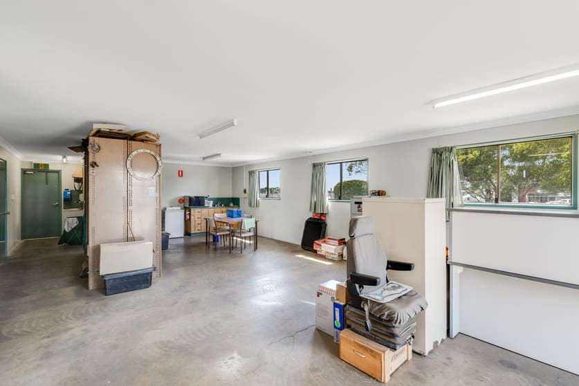 Click to view all images 1 & 2/3 Molloy Street Torrington QLD 4350 - Image 3