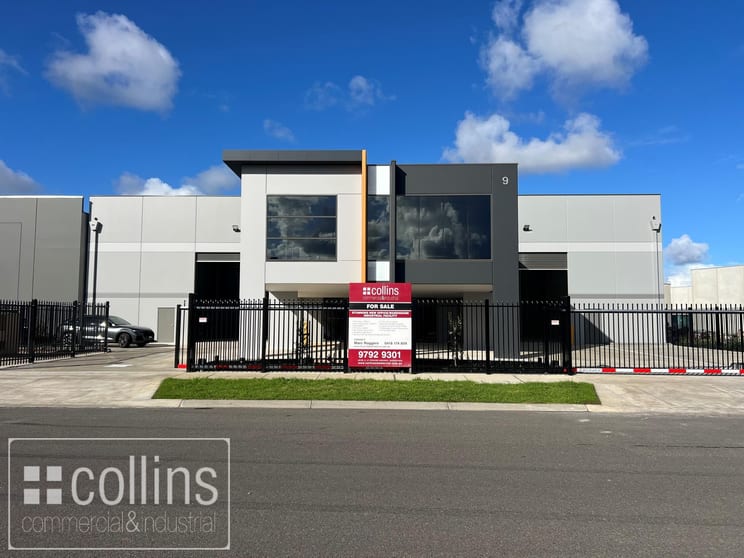 Click to view all images 9 Exchange Drive Pakenham VIC 3810 - Image 2