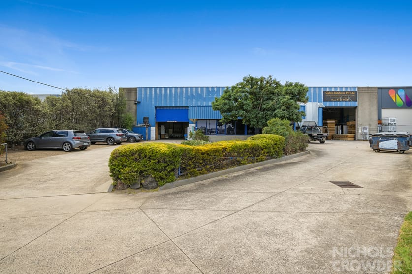 Click to view all images 49 Keppler Circuit Seaford VIC 3198 - Image 2
