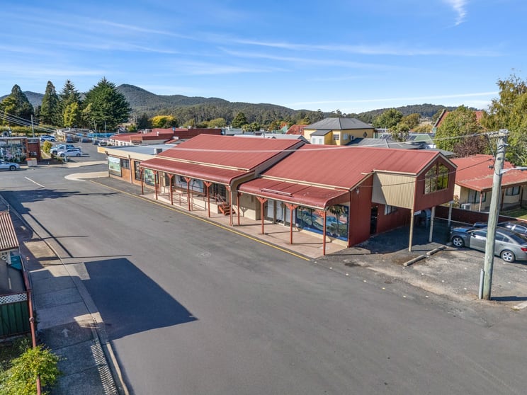 Click to view all images 66 Main Street Sheffield TAS 7306 - Image 2