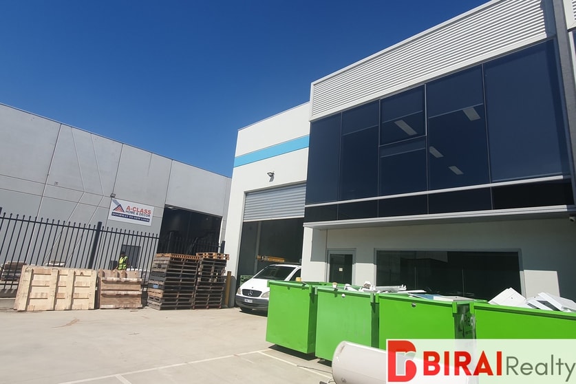 Click to view all images 11/17-21 Baretta Road Ravenhall VIC 3023 - Image 1