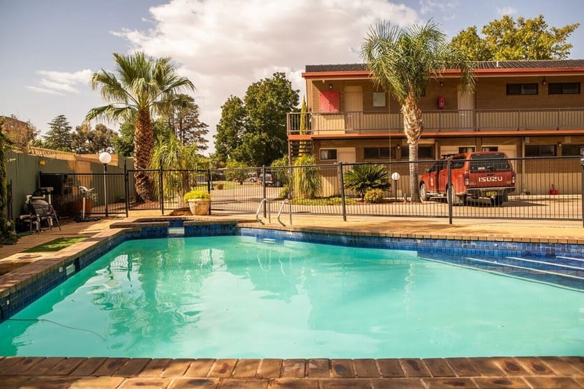 Click to view all images 376 Deakin Avenue Mildura VIC 3500 - Image 2