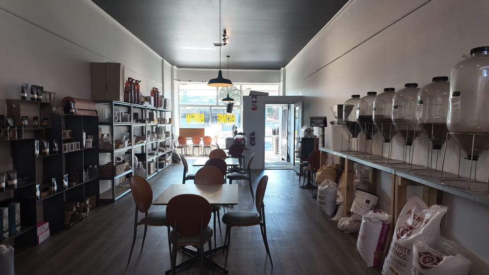 Click to view all images 111 Commercial Street. Korumburra VIC 3950 - Image 2